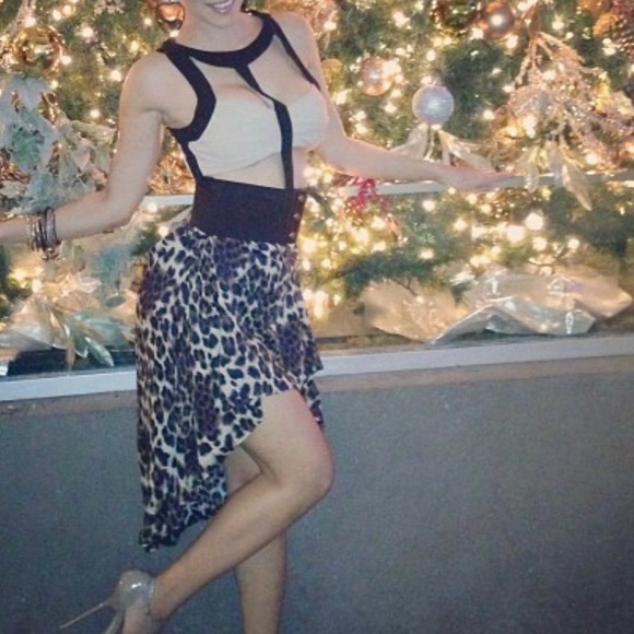 Dress - Picture 3 of 4